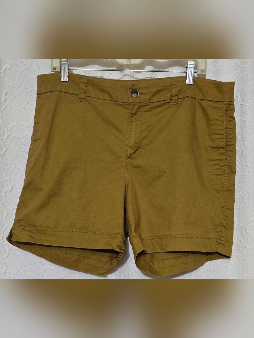 Old Navy Womens Everyday Short Mustard Cotton/Spandex Size 14
